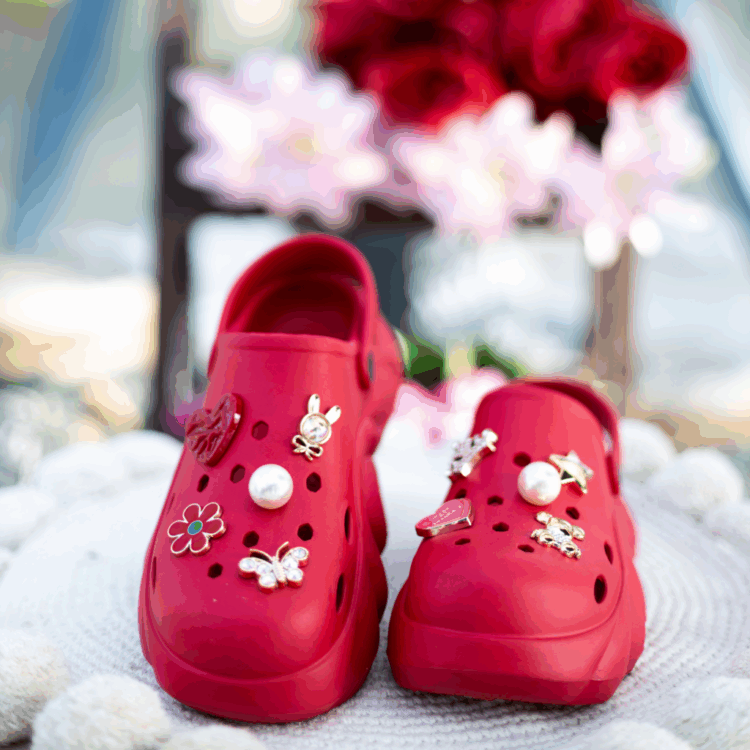 Valentine clogs red 3