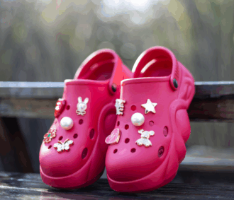 Valentine clogs red